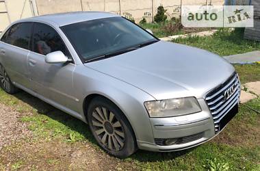 Седан Audi A8 2005 в Краснограді