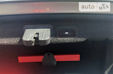 Седан Audi A8 2011 в 