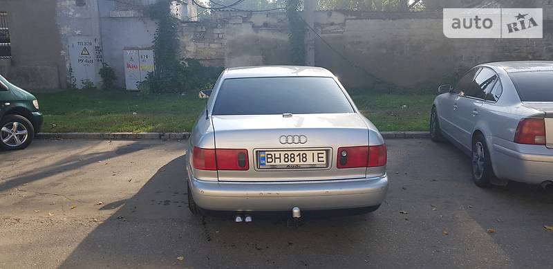 Седан Audi A8 2001 в Одессе