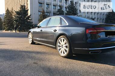 Седан Audi A8 2016 в 