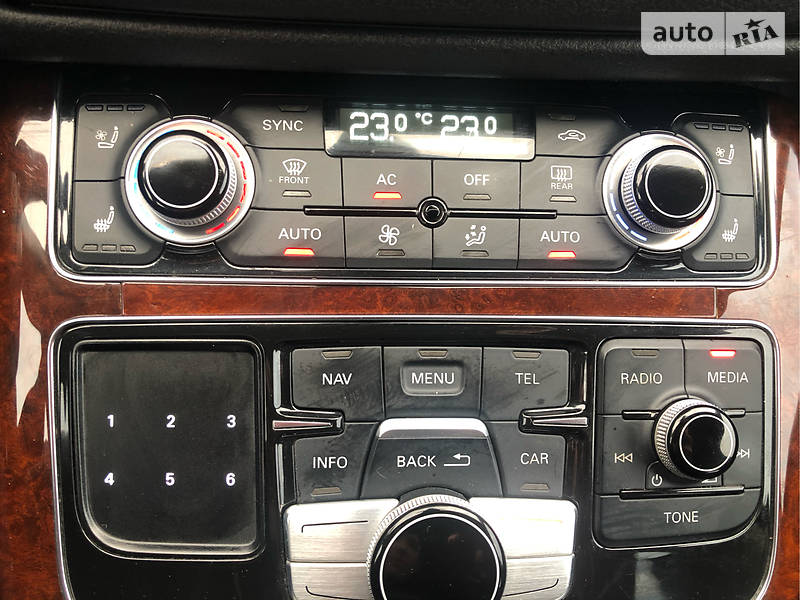 Седан Audi A8 2011 в Одесі