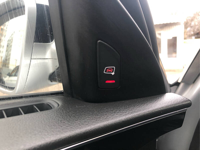 Седан Audi A8 2011 в Одесі