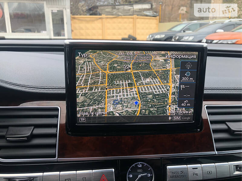 Седан Audi A8 2011 в Одесі