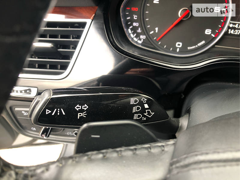 Седан Audi A8 2011 в Одесі