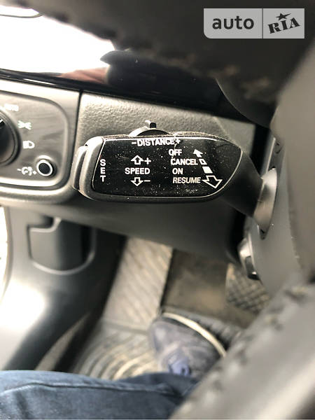 Седан Audi A8 2011 в Одесі