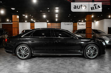 Седан Audi A8 2017 в Одесі