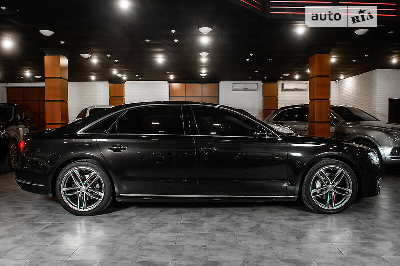 Седан Audi A8 2017 в Одессе