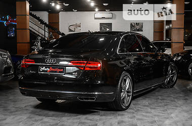 Седан Audi A8 2017 в Одесі