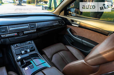 Седан Audi A8 2016 в 