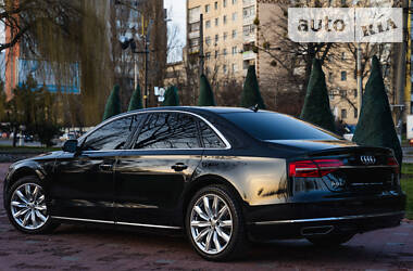 Седан Audi A8 2016 в 