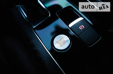 Седан Audi A8 2016 в 