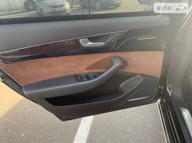 Седан Audi A8 2014 в Києві