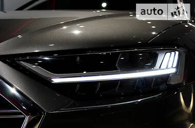Седан Audi A8 2017 в 