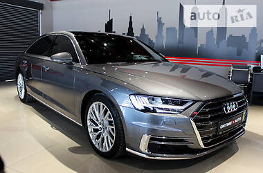 Седан Audi A8 2017 в 