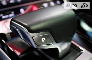 Седан Audi A8 2017 в 