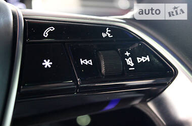 Седан Audi A8 2017 в 