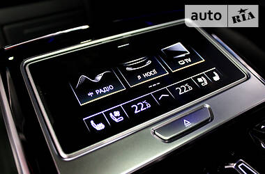 Седан Audi A8 2017 в 