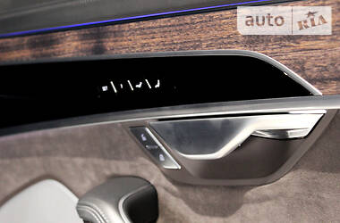 Седан Audi A8 2017 в 