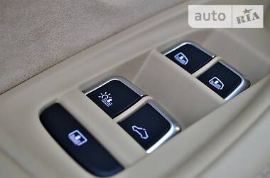 Седан Audi A8 2017 в 