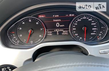 Седан Audi A8 2012 в 
