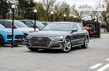 Седан Audi A8 2017 в 