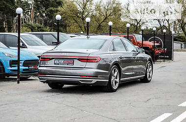 Седан Audi A8 2017 в 