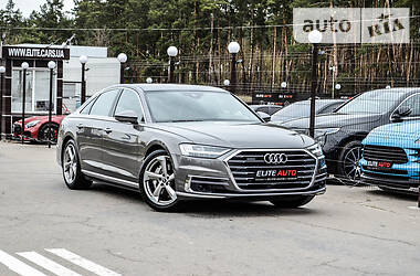 Седан Audi A8 2017 в 