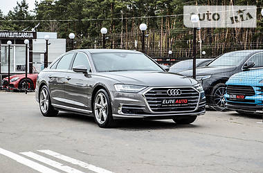 Седан Audi A8 2017 в 