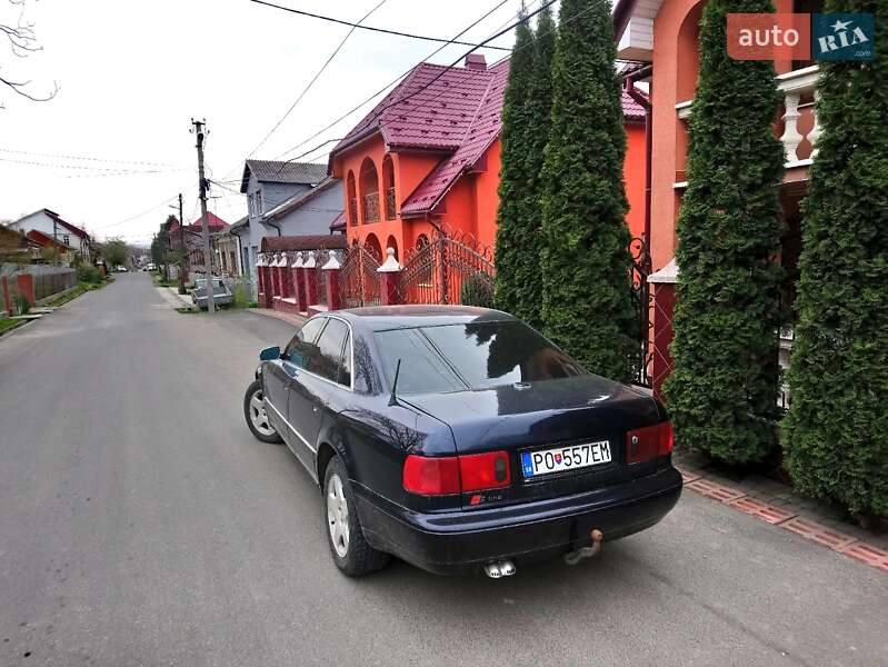 Седан Audi A8 1997 в Тячеві