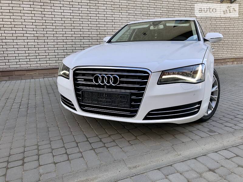 Седан Audi A8 2013 в Черновцах