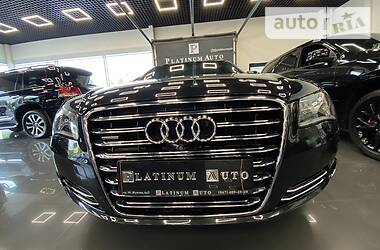 Седан Audi A8 2012 в Одесі