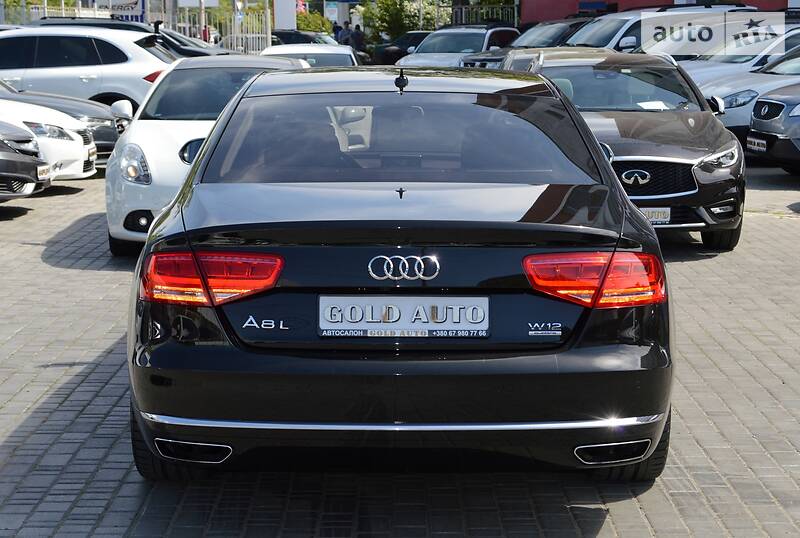 Седан Audi A8 2012 в Одесі