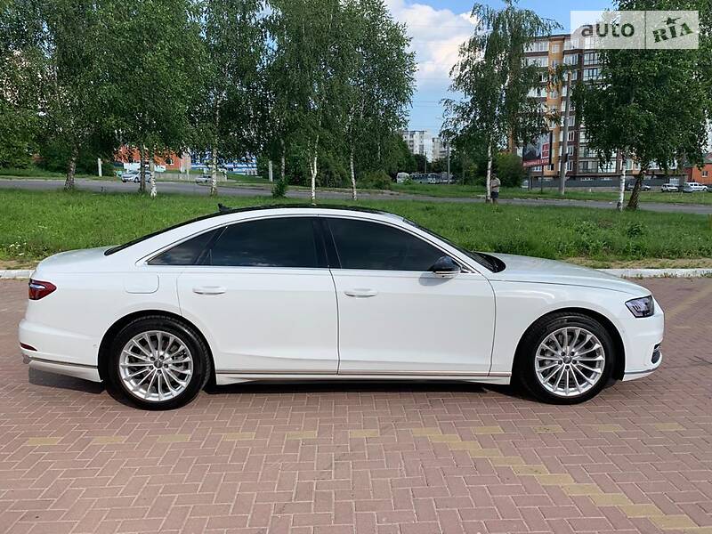 Седан Audi A8 2018 в Хмельницькому