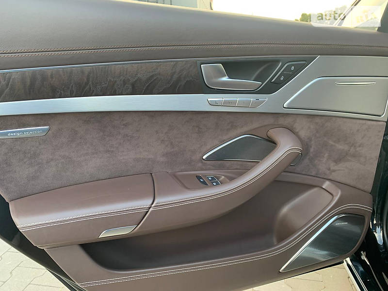 Седан Audi A8 2012 в Харкові
