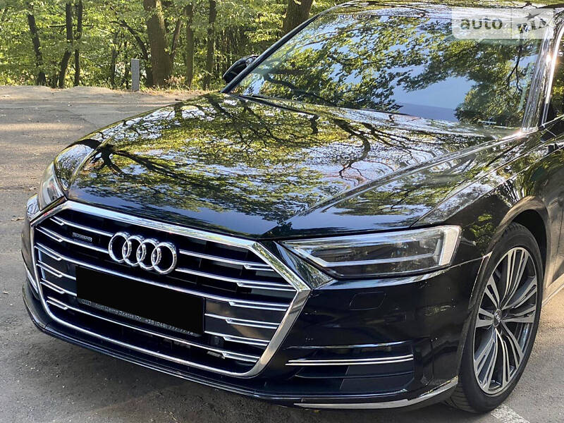 Седан Audi A8 2018 в Киеве