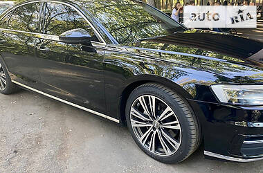 Седан Audi A8 2018 в Киеве