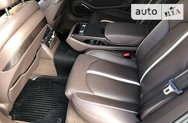 Седан Audi A8 2014 в Рівному