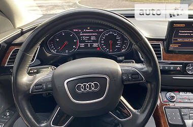 Седан Audi A8 2012 в Львові