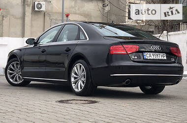 Седан Audi A8 2012 в Одесі