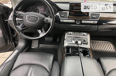 Седан Audi A8 2012 в Одесі