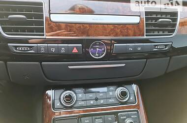 Седан Audi A8 2012 в Луцке