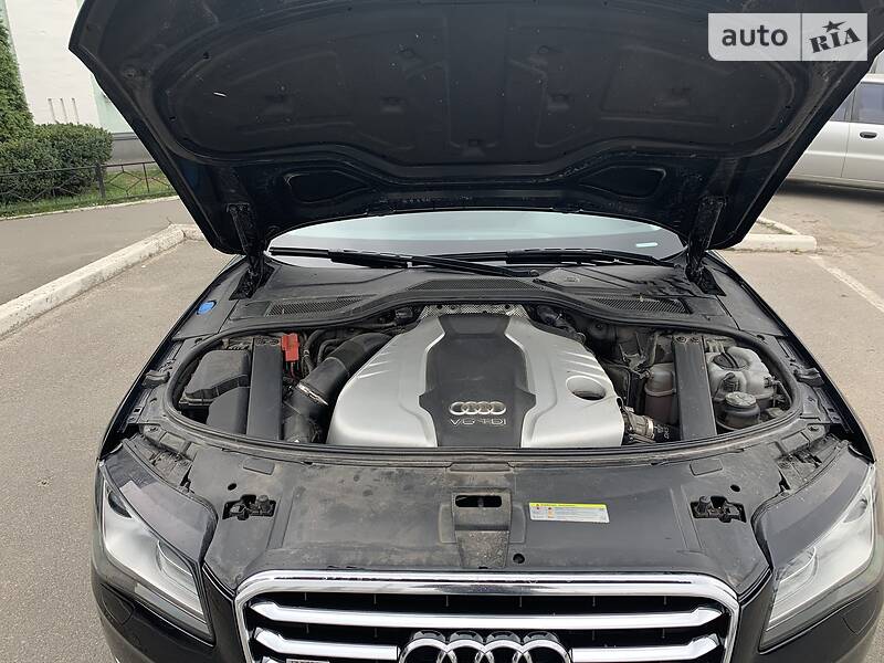 Седан Audi A8 2012 в Киеве