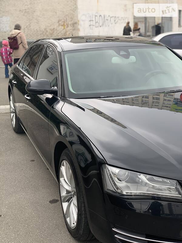 Седан Audi A8 2012 в Киеве