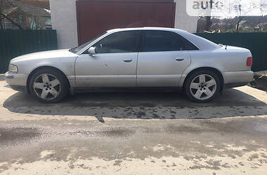 Седан Audi A8 2001 в Звягеле