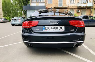 Седан Audi A8 2014 в Рівному