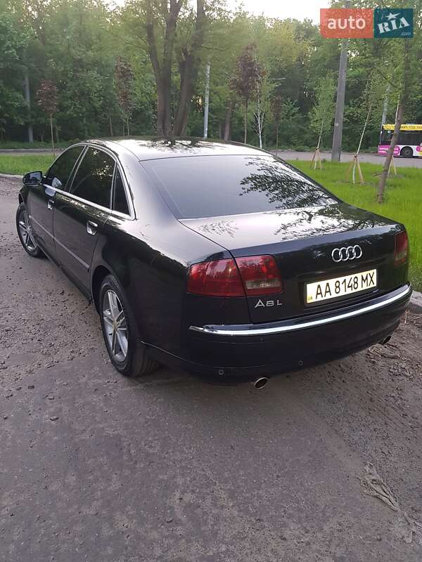 Седан Audi A8 2005 в Киеве