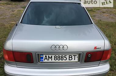Седан Audi A8 1998 в Днепре