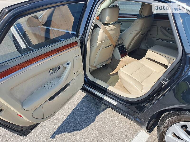 Седан Audi A8 2008 в Днепре