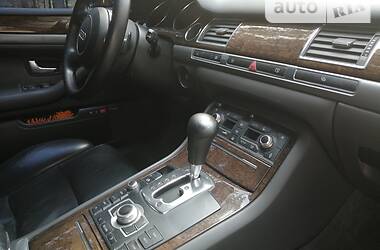 Седан Audi A8 2004 в 