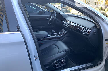 Седан Audi A8 2015 в 